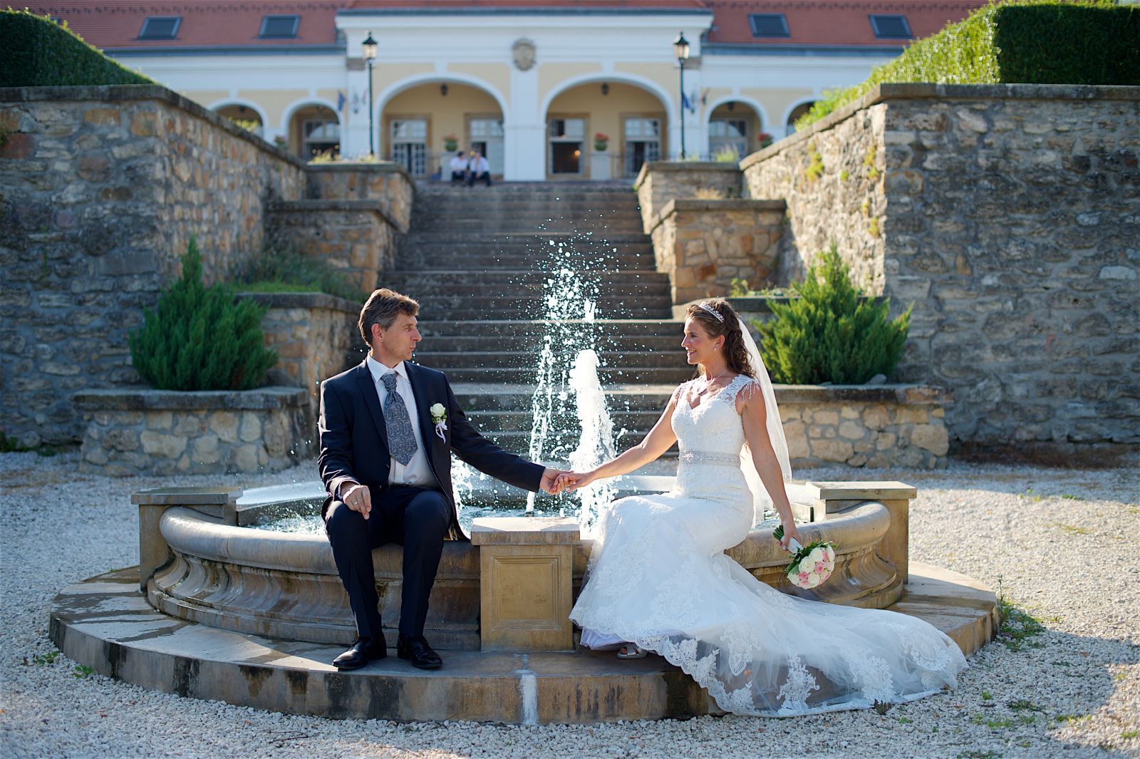 A saját fotóimmal mutatom be, mindenkire vár a boldogság