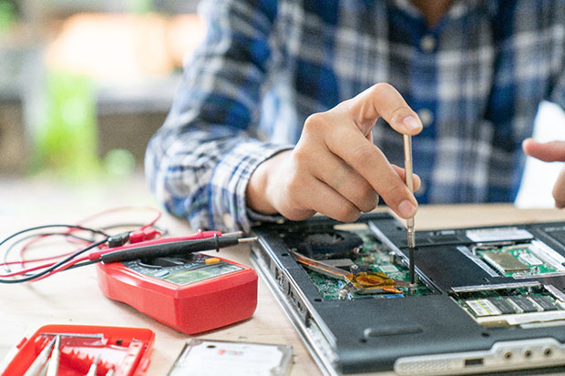 laptop felújítása megjavítása otthon sajátkezűleg