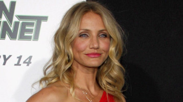 Egy évtized után lépett újra a vörös szőnyegre Cameron Diaz: ilyen külsővel nem csoda, hogy ezernyi szempár szegeződött rá - Fotók