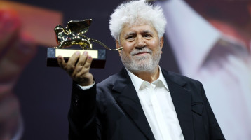 Pedro Almodóvar első angol nyelvű filmje nyerte el a Velencei Filmfesztivál fődíját