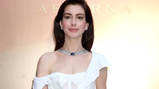 Anne Hathaway hátat fordított a katolikus egyháznak, amiért nem fogadták el meleg testvérét 