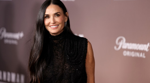 Demi Moore felvette élete legszebb fekete ruháját: a színésznő Katalin kedvenc tervezőjének kreációjában ragyogott