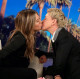 Mindenki meglepetésére, Jennifer Aniston belement a játékba és egy forró csókot váltottak a kamerák előtt Ellen DeGeneresszel.