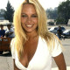 Pamela Anderson egy tucat plasztikai műtét előtt ilyen jól nézett ki. Nagy kár érte!