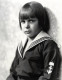 Jackie Coogan, az Addams Family Fester-je már gyerekként is színészkedett. Bár ő volt a világ egyik első és legkeresettebb gyerekszínésze, anyja és nevelőapja elherdálták a pénzét.