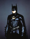 8. Val Kilmer

Joel Schumacher 1995-ös Mindörökké Batmanjében Val Kilmer alakította a címszereplőt. A színészt - aki paradox módon ugyanebben az évben szerepelt élete legjobb filmjében, a Szemtől szemben címűben - csúnyán félrecastingolták: szemlátomást semmit sem tudott kezdeni a szereppel, végig robotpilóta-üzemmódban játszott, jellegtelenségével-szürkeségével pedig gyakorlatilag a mélybe rántotta az egyébként sem túlságosan nívós filmet.