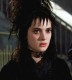 Winona Ryder, mint Lydia

A Beetlejuice után, amiben a Maitland család tinédzser lányát alakította, Ryder olyan filmekben szerepelt, mint a Gyilkos játékok, az Ollókezű Edward, Az ártatlanság kora, a Kisasszonyok (1994) és az Észvesztő .