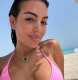 Párja, Georgina Rodriguez - akivel hivatalosan nem házasok - is valószínűleg őrülten büszke szerelmére, akivel azért ellógtak nyaralni az Eb előtt. A gyönyörű Georgina természetesen fürdőruhára vetkőzött a nyaralás alkalmával, rajongói örömére pedig egy dögös, bikinis képet is posztolt az Instagramra.