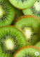 Kiwi - A kiwi szintén egy szintén természetes alvássegítő. Antioxidánsokban és C-vitaminban is gazdag, ami jelentősen javíthatja az alvás minőségét és időtartamát. Korábban számos tanulmány igazolta, hogy a kiwi magasabb szerotoninszintet eredményez, és ezért alvásserkentő hatással bír.