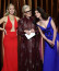 Meryl Streep is átadott egy díjat az est folyamán, a színpadon pedig társult hozzá Az ördög Pradát visel két másik főszereplője is: vicces pillanatokból nem volt hiány, a három színésznő ugyanis hozta azt a karaktert, amelyet a filmben is alakítottak.
&nbsp;
