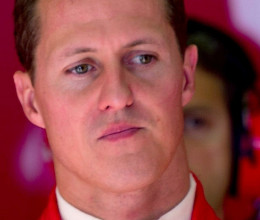 Súlyos síbalesete óta most először tűnt fel a nyilvánosságban Michael Schumacher