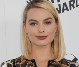 Senki nem tudta levenni róla a szemét: Margot Robbie a vörös szőnyegen mutatta meg gömbölyödő terhes hasát