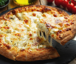 Pizzériára csapott le a rendőrség: hajmeresztő, milyen feltétet találtak az egyik finomságon