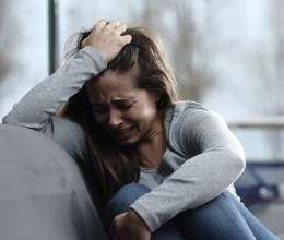 Hajnalig maradt ki a simlis férj, a várandós felesége átkutatta a számítógépét: elfogta a sírógörcs, amikor elolvasta, mit írt a pasas egy idegen nőnek