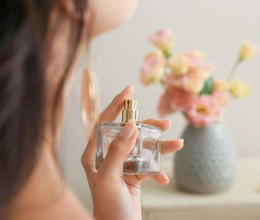 Ezért nem bírod elviselni a parfümöd illatát a menstruációd alatt
