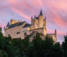 5 mesebeli európai kastély, amelyeket a valóságban meg is látogathatsz
