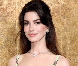 Anne Hathaway szettje mindenkit megbabonázott: őrülten szexi kreációban mutatkozott a színésznő