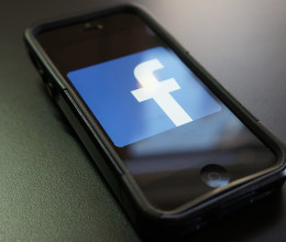 Segítni akar a Facebook, hogy ne próbáljanak átverni, de még így is sikerülhet