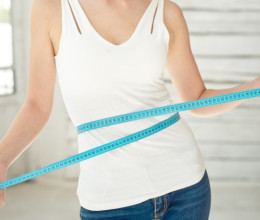 400 kalóriát is elégethetsz naponta, ha ezt csinálod: izzadás nélkül fog lerobbanni rólad az összes plusz kiló