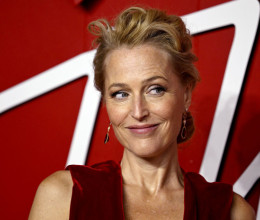 Gillian Anderson felvállalta a szexuális vágyait: új könyvéből az is kiderül, miről fantáziálnak a nők