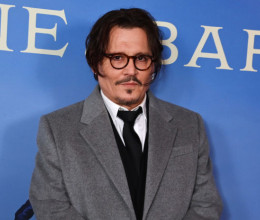 Ő Johnny Depp 70 éves bátyja, aki rosszul van attól, hogy a színész féltestvéreként hivatkoznak rá