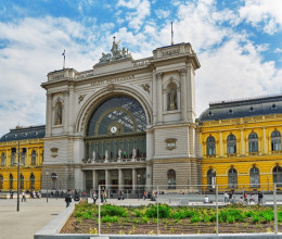 A Keleti pályaudvar már fogadja a vonatok nagy részét