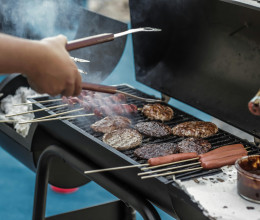 Nők a konyhában vagy a grill mögött