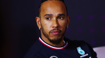 Lewis Hamilton olyat tett, amit még soha, mindenkit megdöbbentett a brit pilóta