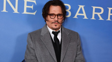 Ő Johnny Depp 70 éves bátyja, aki rosszul van attól, hogy a színész féltestvéreként hivatkoznak rá