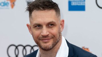 Ez a gyönyörű nő rabolta el Tom Hardy szívét: akkor szerettek egymásba Charlotte-tal, mikor egy szerelmespárt alakítottak  