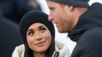 Erre a 35 éves sármos hírességre cserélheti le Meghan Harryt: a hercegné áradozott a férfiról, nem győzött bókolni neki